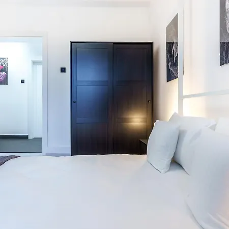 Park 3 Bedroom Appartamento Cluj-Napoca